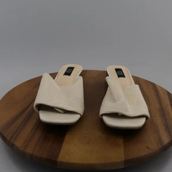 Jones New York Size 8M sandals slip on shoes block heel textile strps ivory nice - Picture 5 of 10